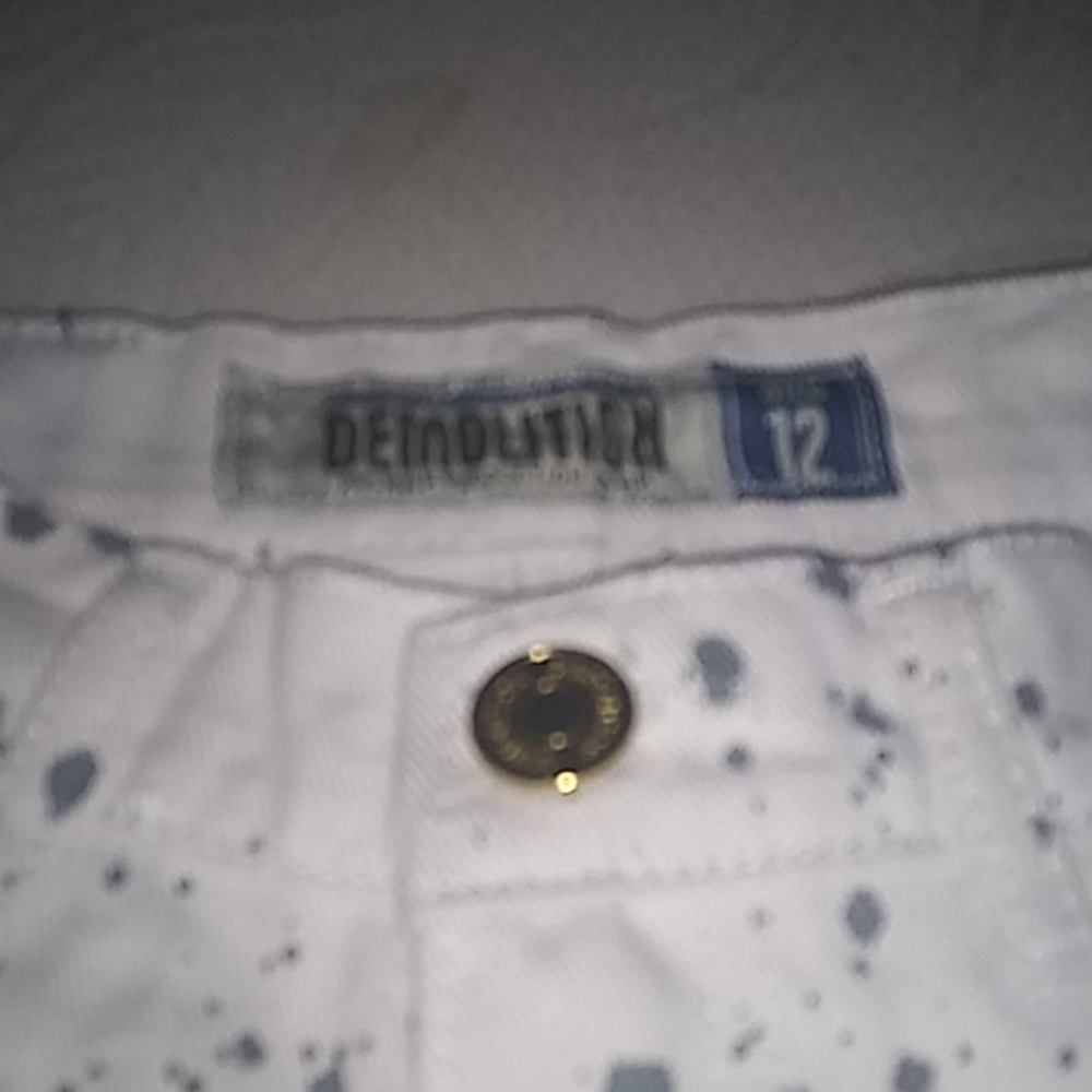 Shorts - Picture 3 of 3